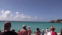 This Low Flying Plane Landed Just Feet From the Beach