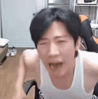 신태일 GIF