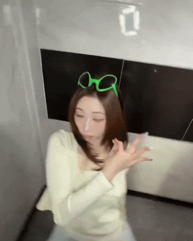 Hannah Xin GIF