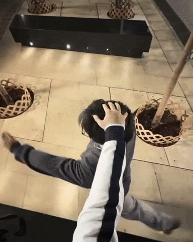 Nic GIF