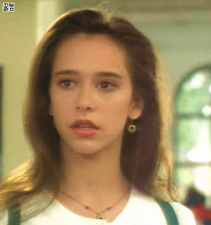 Jennifer Love Hewitt GIFs - Find & Share on GIPHY