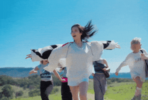 Era Sui GIF by KiiiKiii