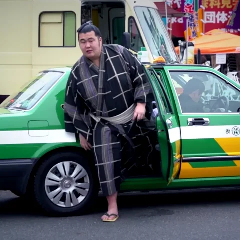japan sumo GIF by NOWNESS