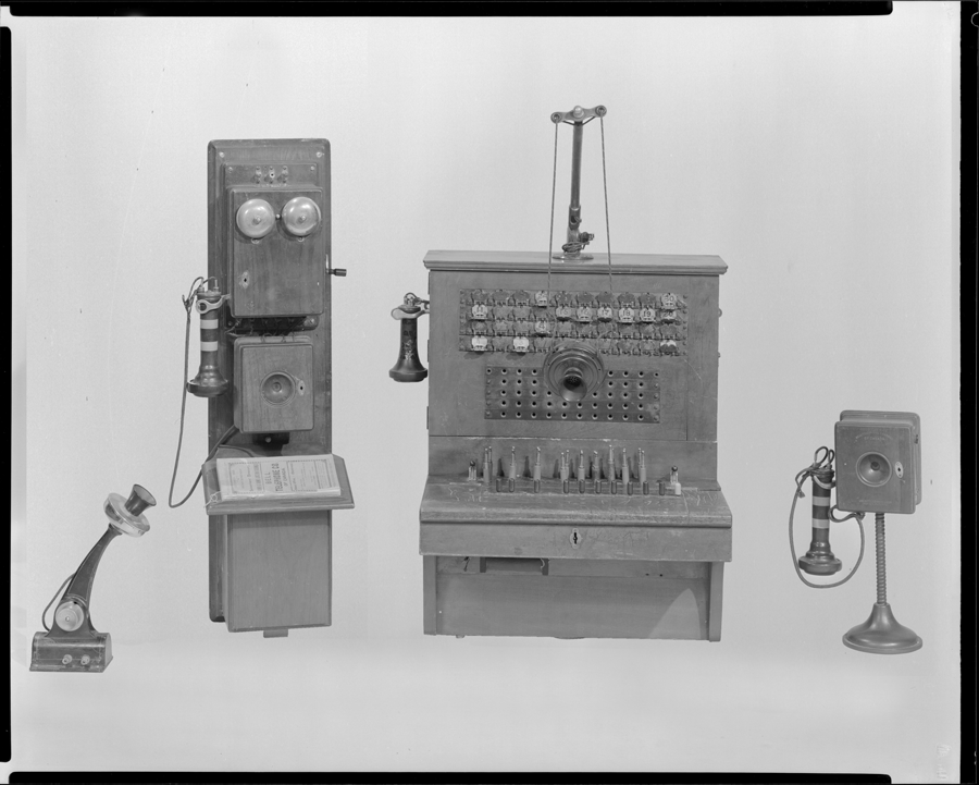 Animation Phone GIF by Archives of Ontario Archives publiques de l