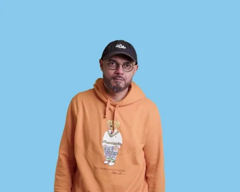 Sport Thumbs Down GIF by HockeyDiversityAlliance