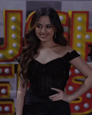 Jannat Zubair GIF