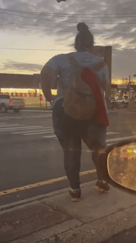 giphy.gif?cid=9b38fe91i65f8dugrgzo9jore9o20mzsubacszayh5gx5p4b&ep=v1_gifs_username&rid=giphy.gif&ct=g