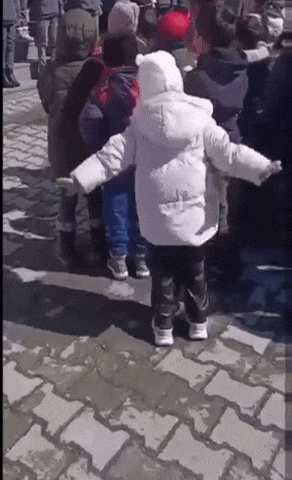 Dans Eden Çocuk GIF