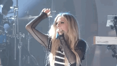 Avril Lavigne Gifs Get The Best Gif On Giphy