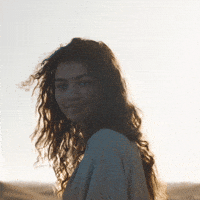 Portrait Dune Jeune Femme GIFs - Get the best GIF on GIPHY
