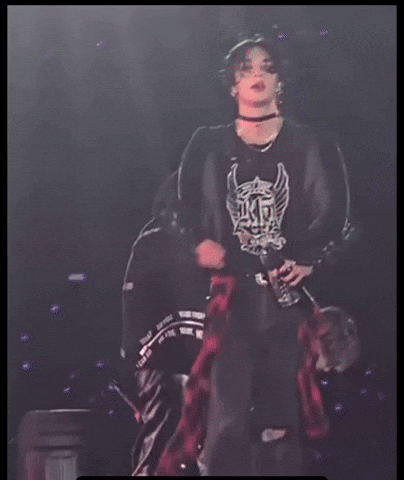 Hwang Hyunjin GIF