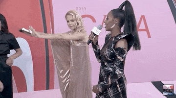 red carpet hello GIF by CFDA