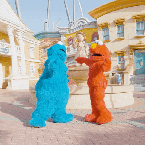 Sesame Street Hug GIF by PortAventuraWorld