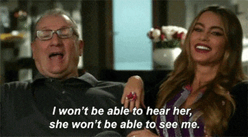 modern family ed oneill gloria pritchett jay pritchett sofa vergara