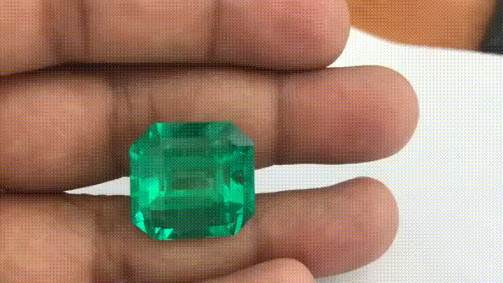 Emerald - The Majestic Success Crystal 2 ct emerald GIF