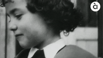 Vintage Nina GIF by À Punt Mèdia
