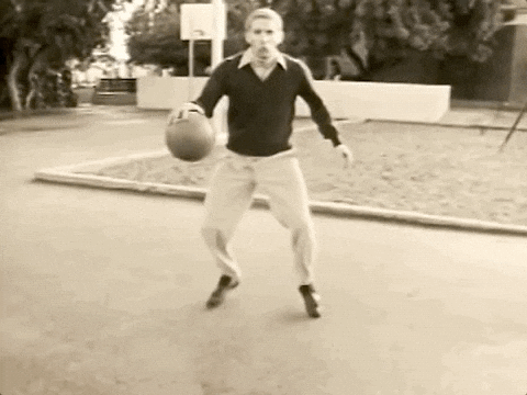 How to Dribble a Basketball Between the Legs (with Pictures)