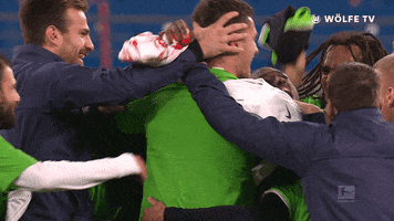 Champions League Party Hard GIF by VfL Wolfsburg