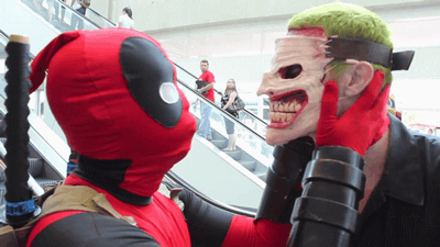 Comic Con Kiss Gif Find Share On Giphy