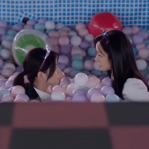 Eye Contact Hyeri GIF