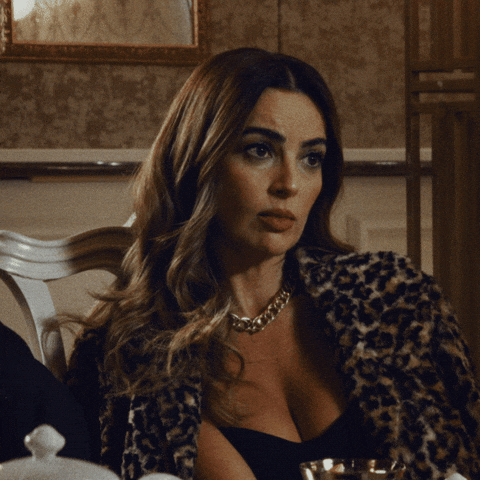 Apple Telenovela GIF by Nido de Villanas