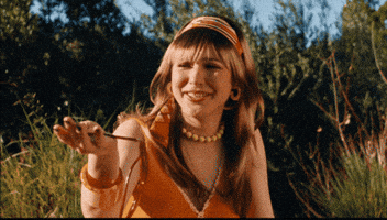 Stantwitter What GIF by Laufey