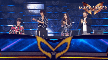 Javier Calvo Clap GIF by Mask Singer A3