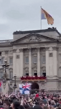 London King GIF by Storyful