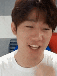신태일 GIF