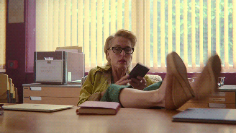 Gillian Anderson No By Netflix Find And Share On Giphy