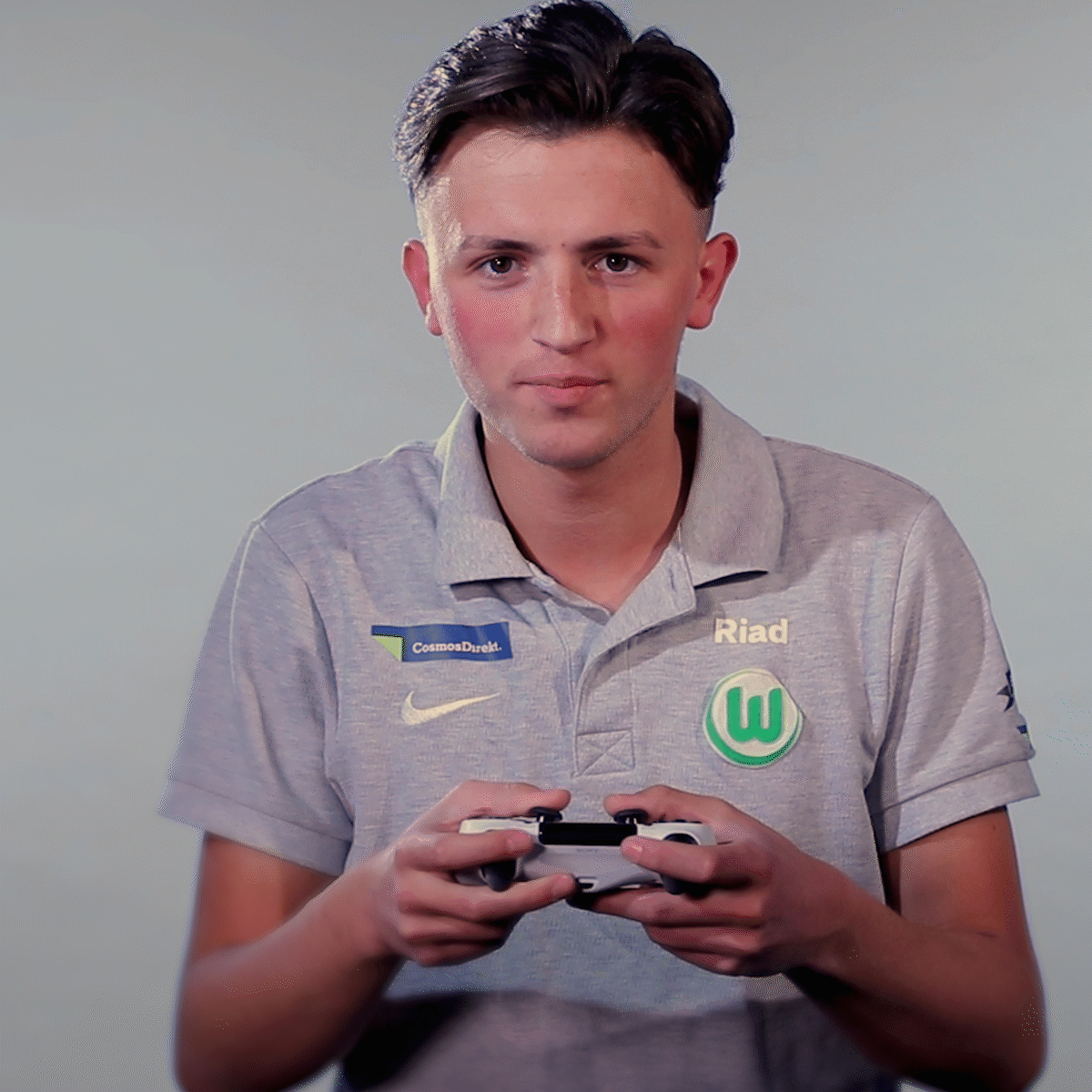 Fifa 18 Football GIF by VfL Wolfsburg
