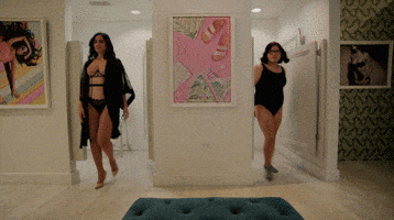 200.gif?cid=fc005b085264c7647c8ec55c7f884752b9a620cceb1b2936&rid=200.gif&ct=g