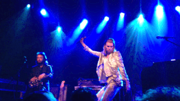 fro-magnon  GIF