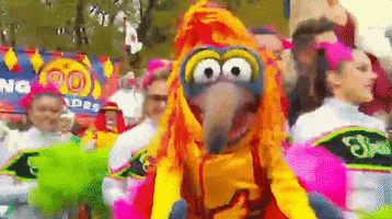 Ms Piggy GIF by The 97th Macy’s Thanksgiving Day Parade
