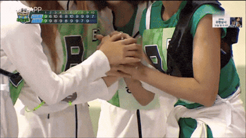 hkwhozthatgirl  GIF