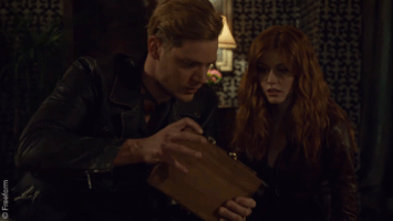 200.gif?cid=fc005b0879fccc5032644ae5ef915fac267a5069ce1b9441&rid=200.gif&ct=g
