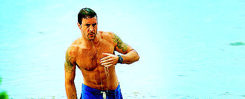 alex oloughlin