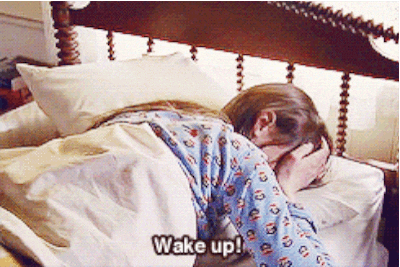 15 Funny Gifs to Wake Up Your Week