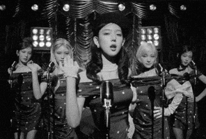 Era Sui GIF by KiiiKiii