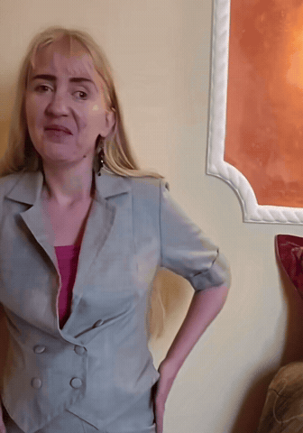 Diva Stantwitter GIF