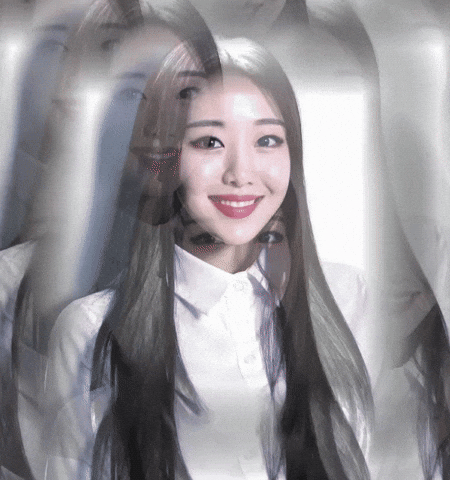Loona Yves GIF