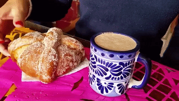 Pandemuerto #Pan #Chocolate #Chopear GIF