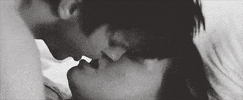 natalie portman kiss GIF