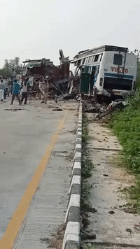 At Least 15 Killed and 26 Injured in India Bus Crash