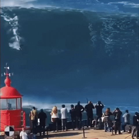 Gigantes de Nazaré GIF