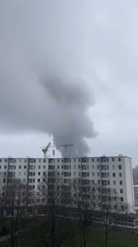 Smoke Rises From Hamburg Fire as Officials Warn of Chemicals in Air