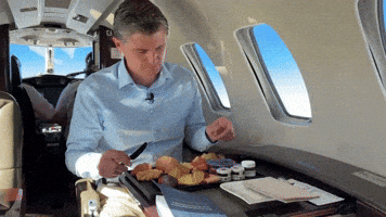 On My Way Eating GIF by Backhaus Verlag