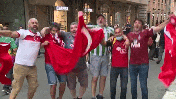 200.gif?cid=fc005b08cd5af4f8bbef65d1abd312e933694a9aec1e8989&rid=200.gif&ct=g