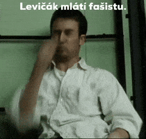 Levičák Mlátí Fašistu GIF