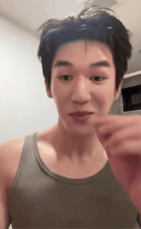 criedraws giphygifmaker smug face isbanky mosbank GIF